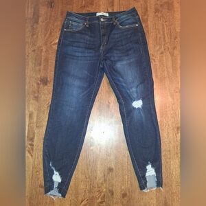 KanCan Dark Wash Distressed Estilo Skinny Jeans 31/13